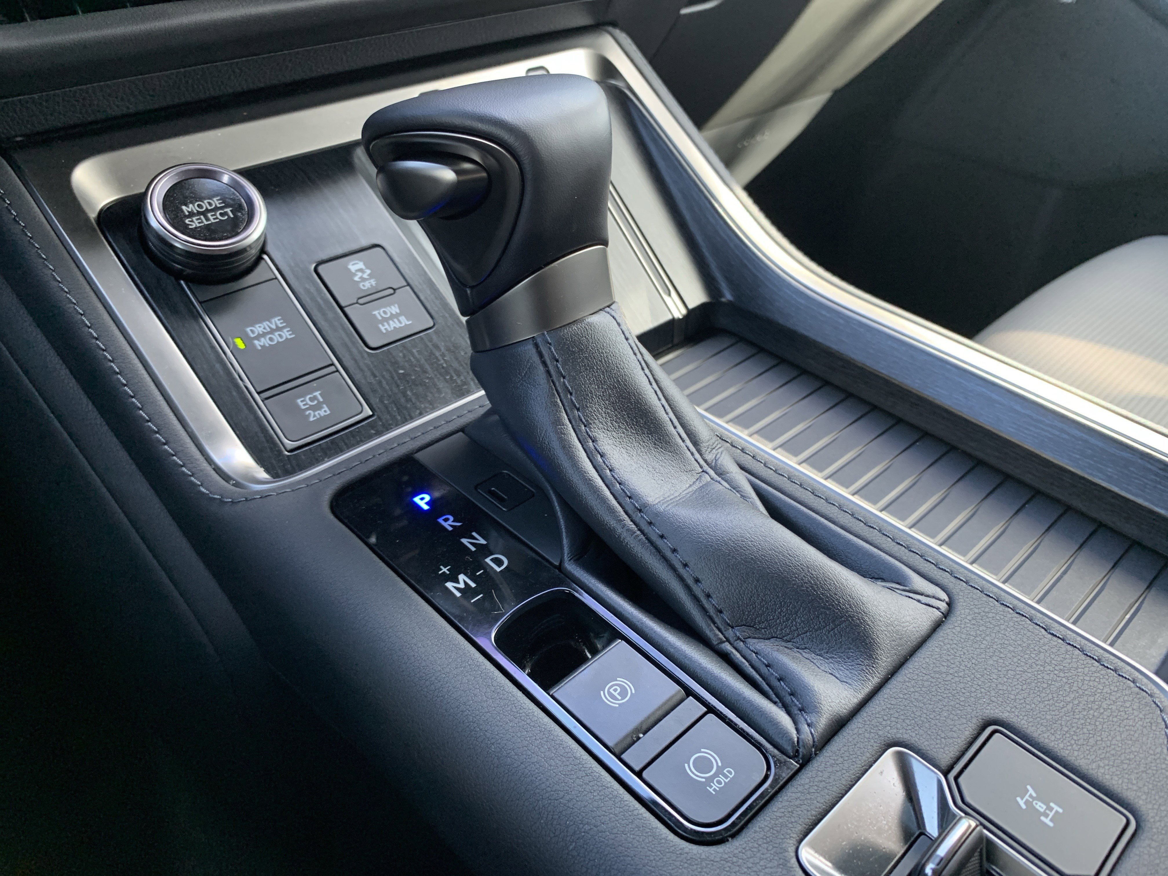 Used 2024 Lexus GX 550 w/ Accessory Package (2T) image 26