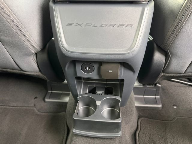 Used 2025 Ford Explorer Active image 37