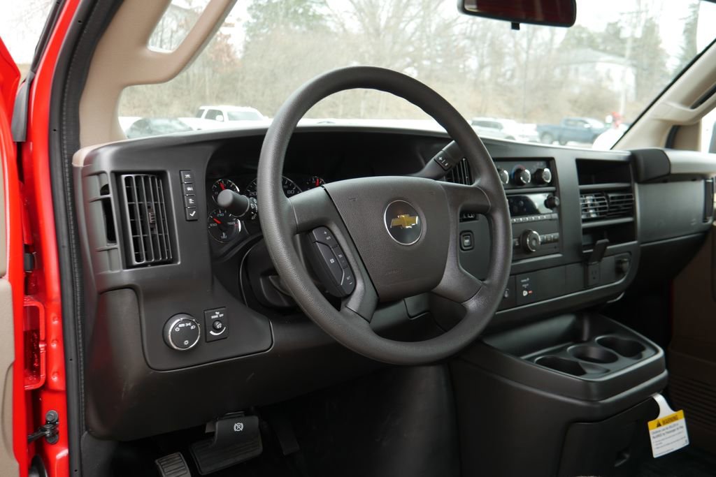 New 2026 Chevrolet Express 3500 Extended image 10