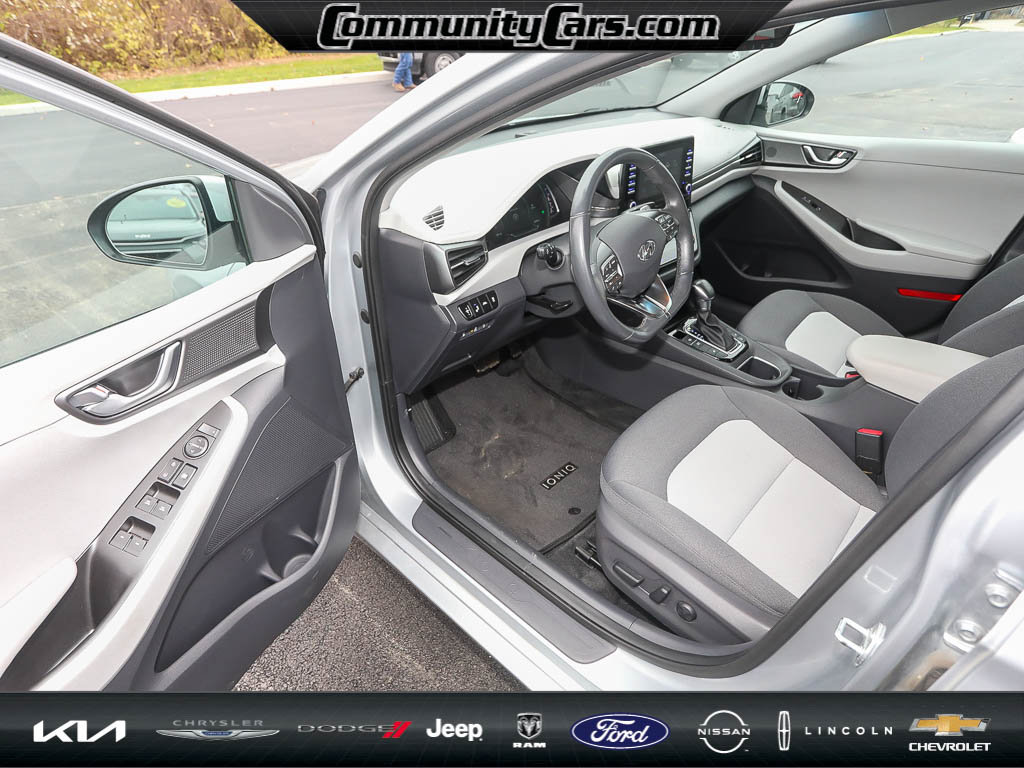 Used 2020 Hyundai Ioniq SEL image 11