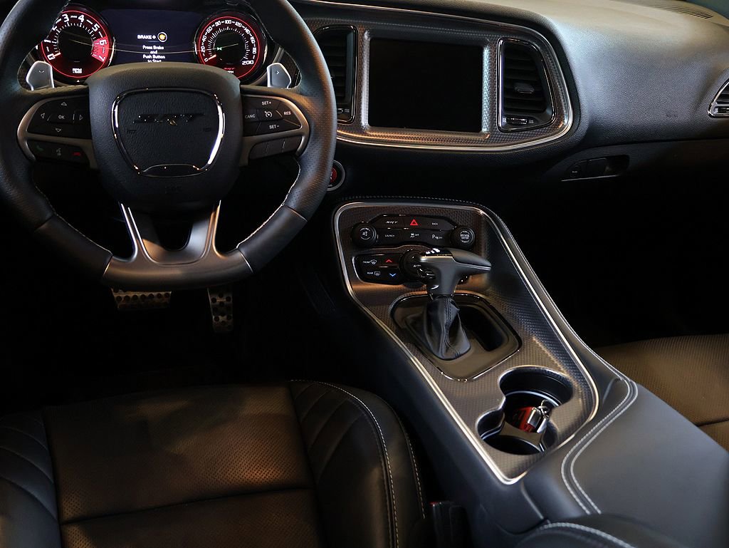 Used 2015 Dodge Challenger SRT Hellcat image 39