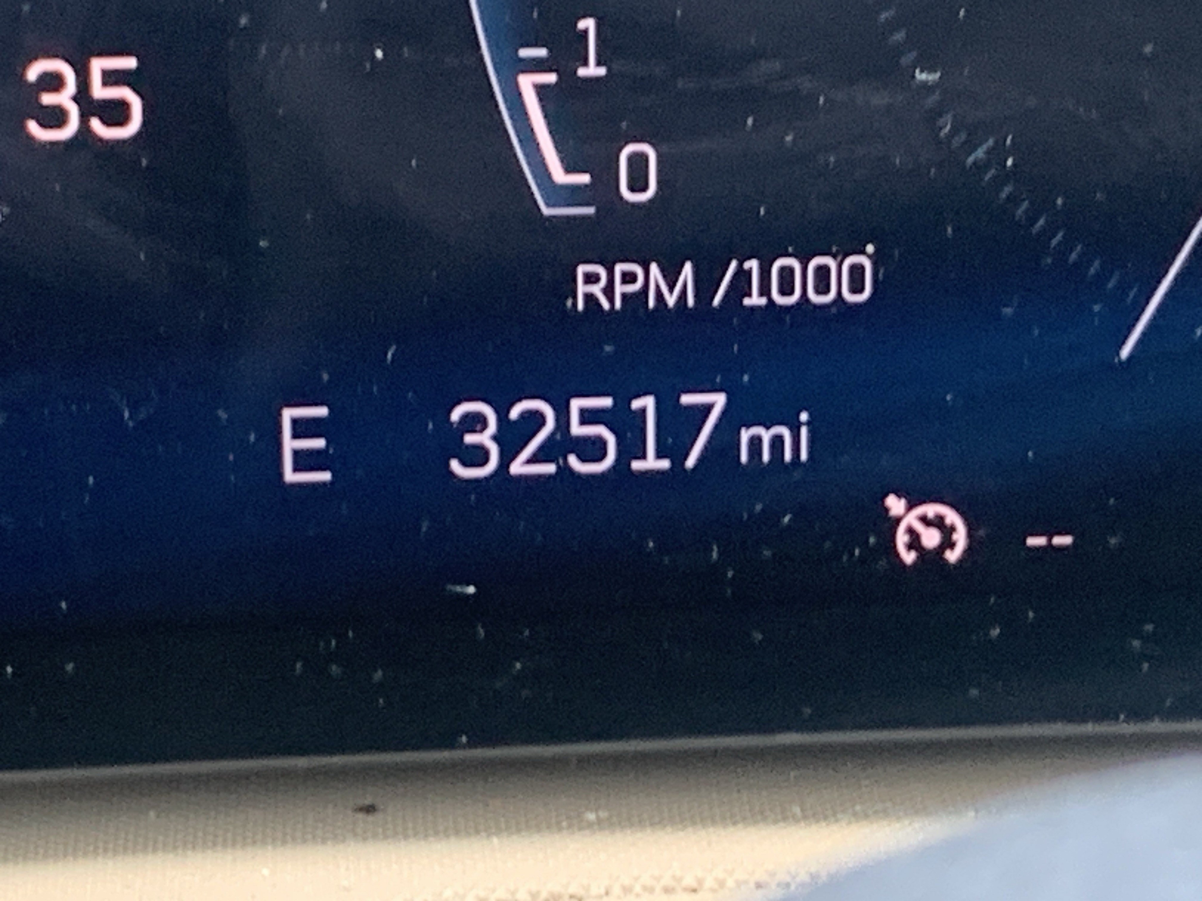 Used 2024 Cadillac XT4 Luxury w/ Cold Weather Package FWD image 22