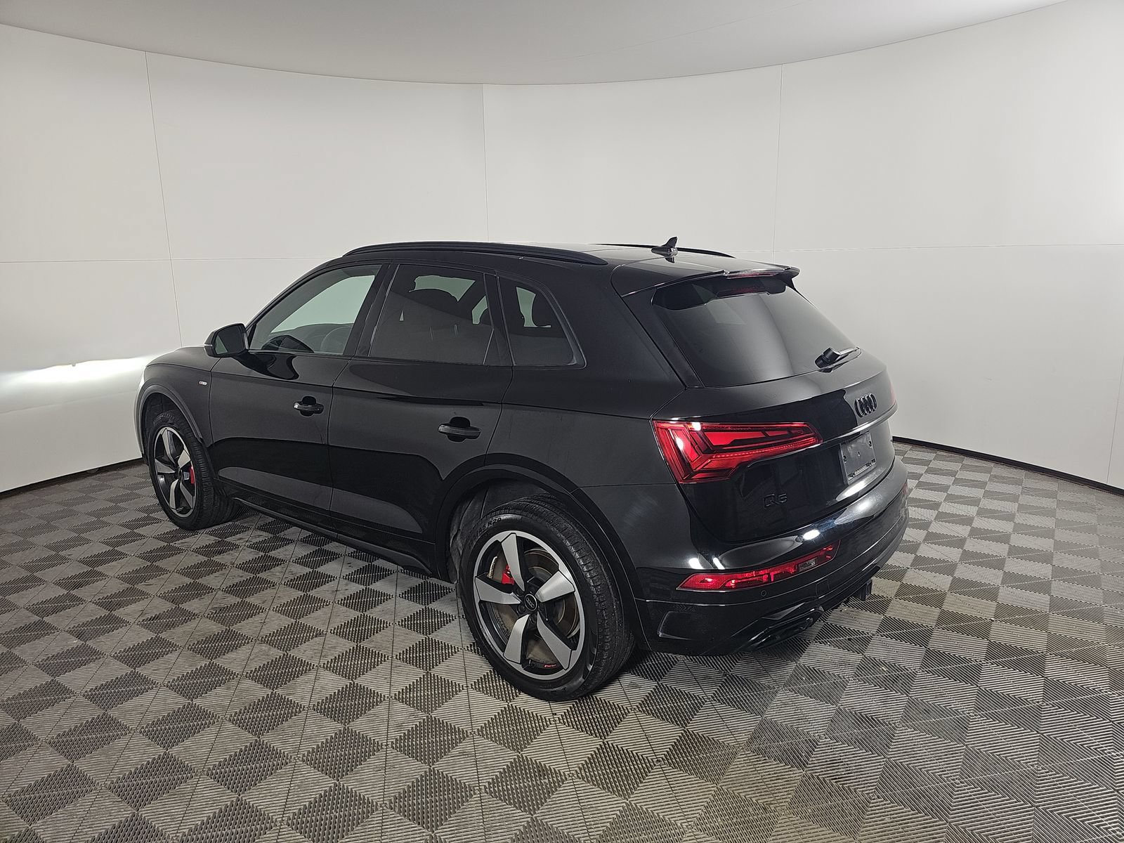 Used 2024 Audi Q5 2.0T Premium Plus w/ Premium Plus Package AWD/4WD image 7