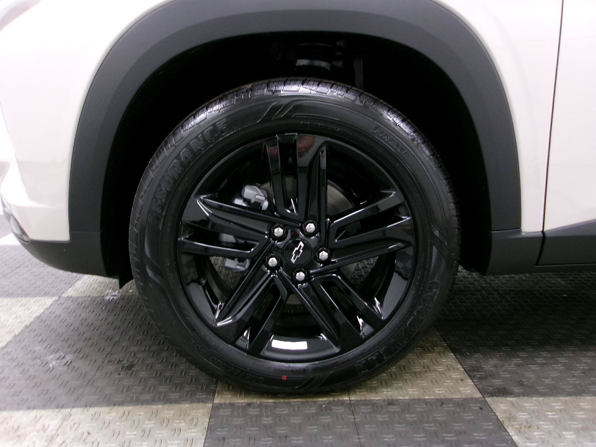 New 2026 Chevrolet Trax ACTIV w/ Driver Confidence Package FWD image 16