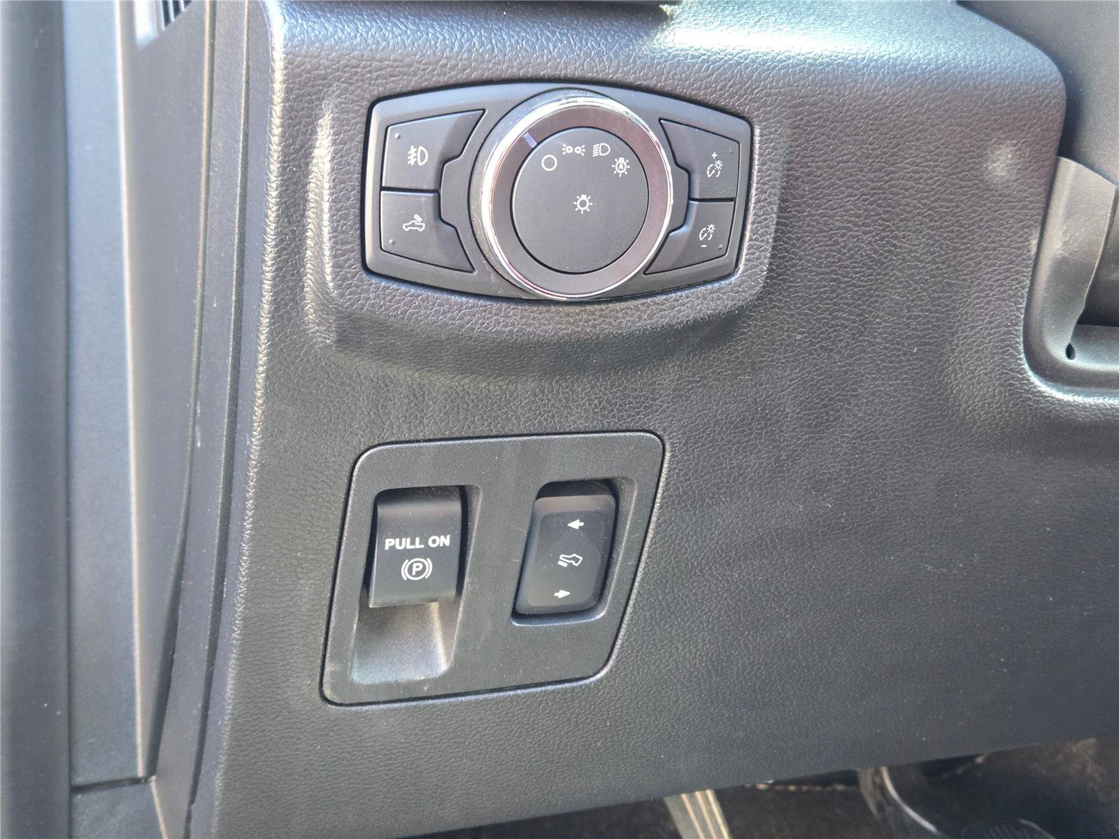 Used 2019 Ford F150 Lariat w/ Equipment Group 502A Luxury image 29