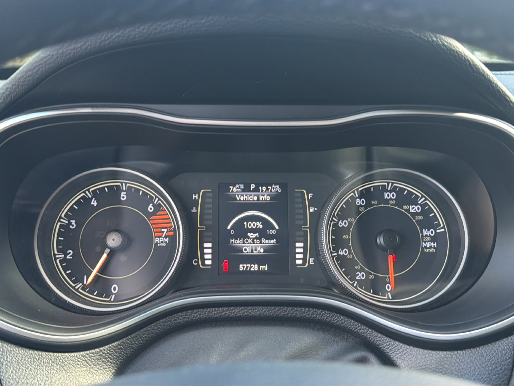 Used 2019 Jeep Cherokee Latitude Plus FWD image 23