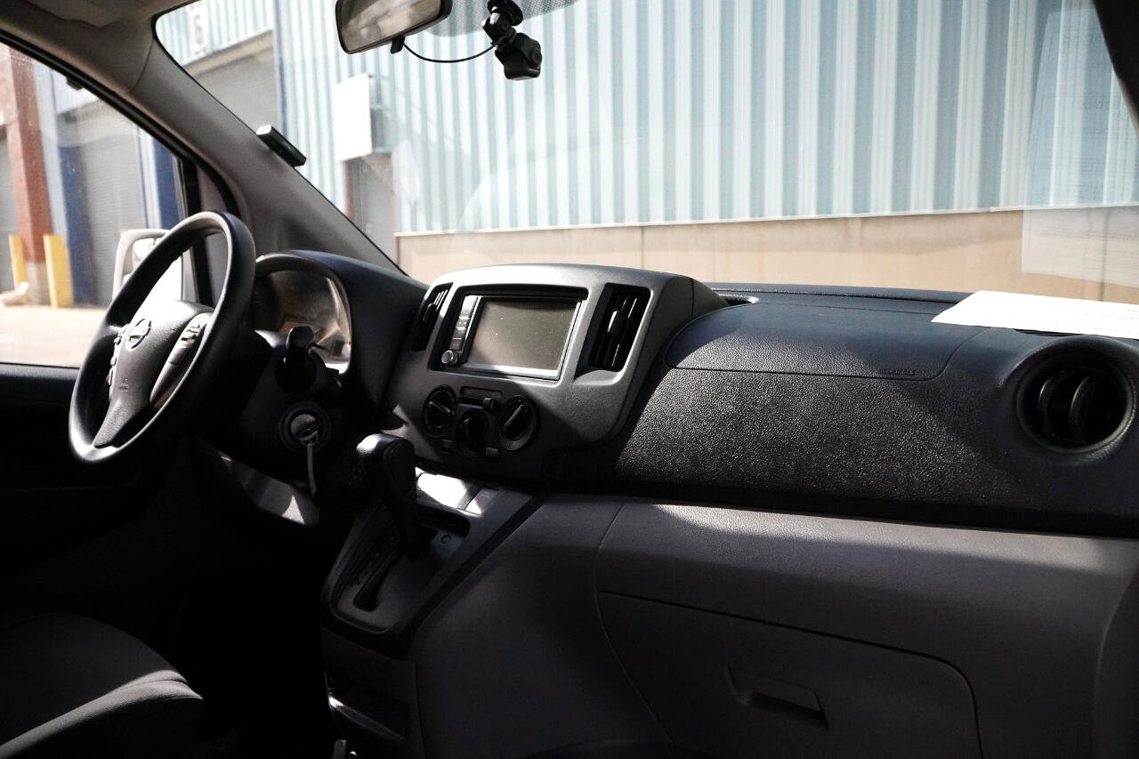Used 2020 Nissan NV200 SV w/ Sliding Glass Door Package image 26