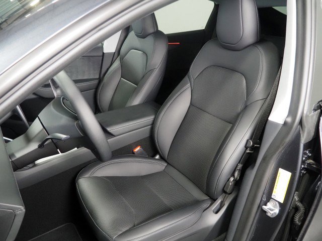 Used 2026 Tesla Model Y Long Range RWD image 15