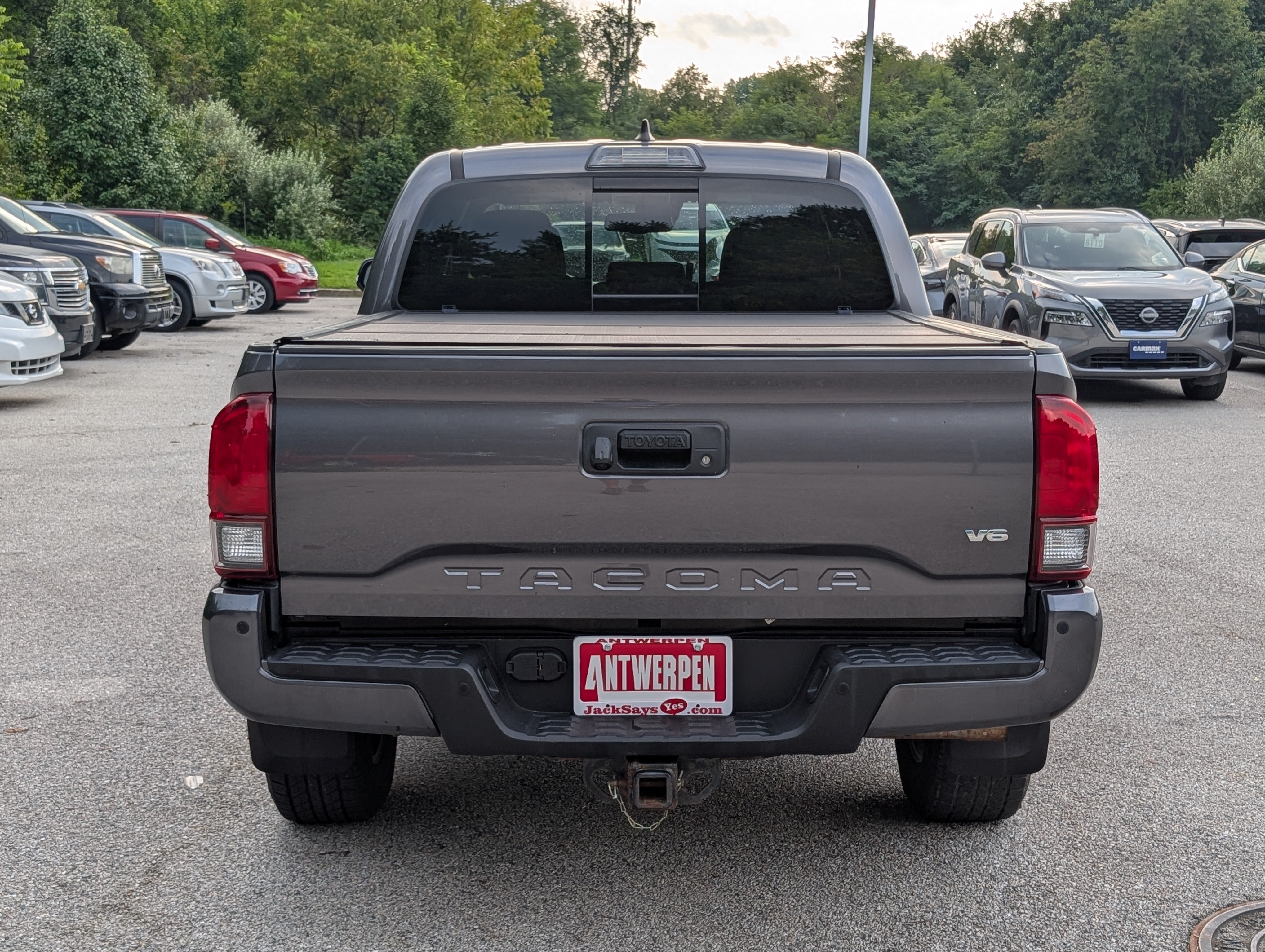 Used 2019 Toyota Tacoma TRD Sport w/ Technology Package AWD/4WD image 4