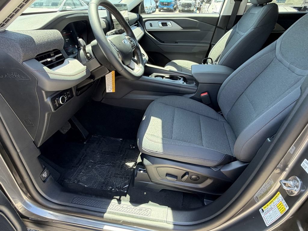 New 2026 Ford Explorer Active RWD image 26