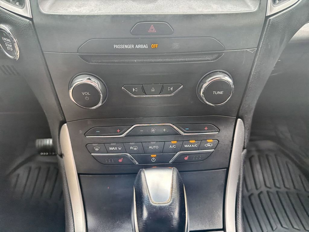 Used 2016 Ford Edge SEL w/ Equipment Group 201A AWD/4WD image 17