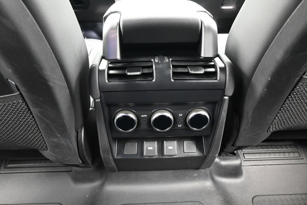 Used 2023 Land Rover Defender 130 SE AWD/4WD image 37