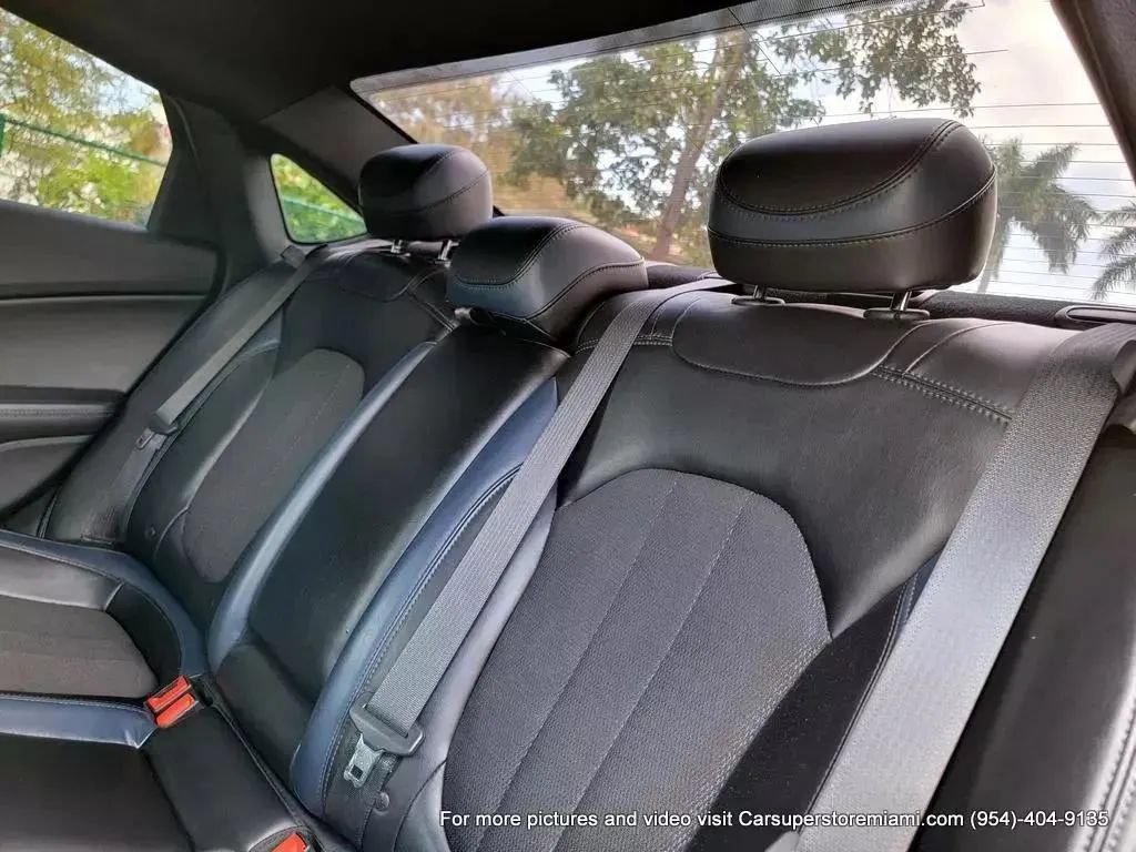 Used 2015 Chrysler 200 S FWD image 23