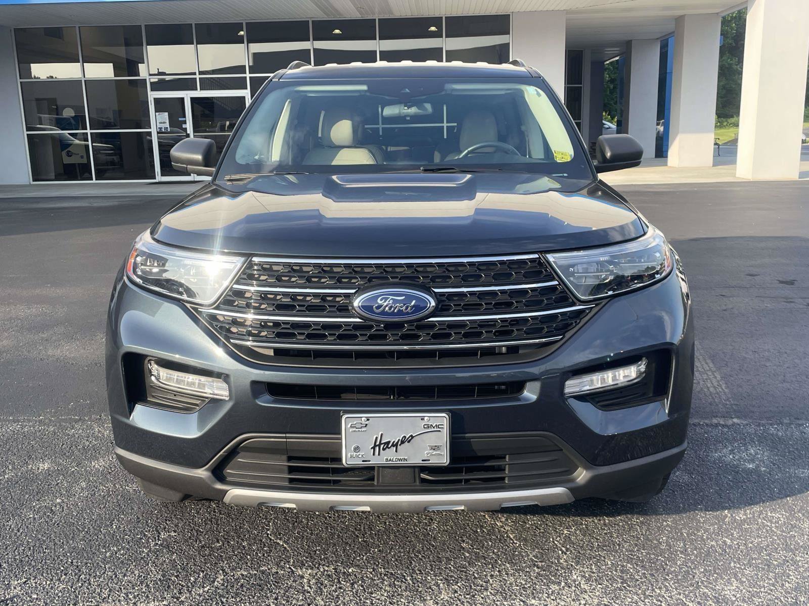 Used 2022 Ford Explorer XLT w/ Equipment Group 202A AWD/4WD image 11