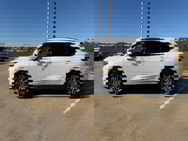 Used 2023 Acura MDX SH-AWD w/ Advance Package image 2