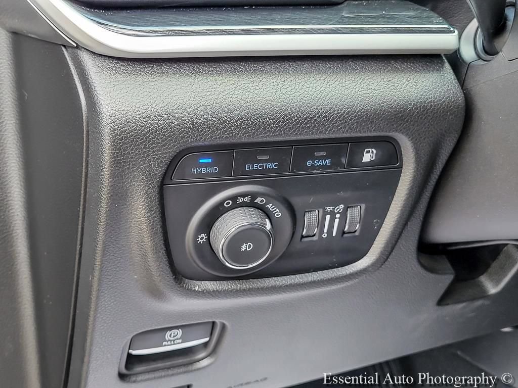 Used 2023 Jeep Grand Cherokee Trailhawk AWD/4WD image 14