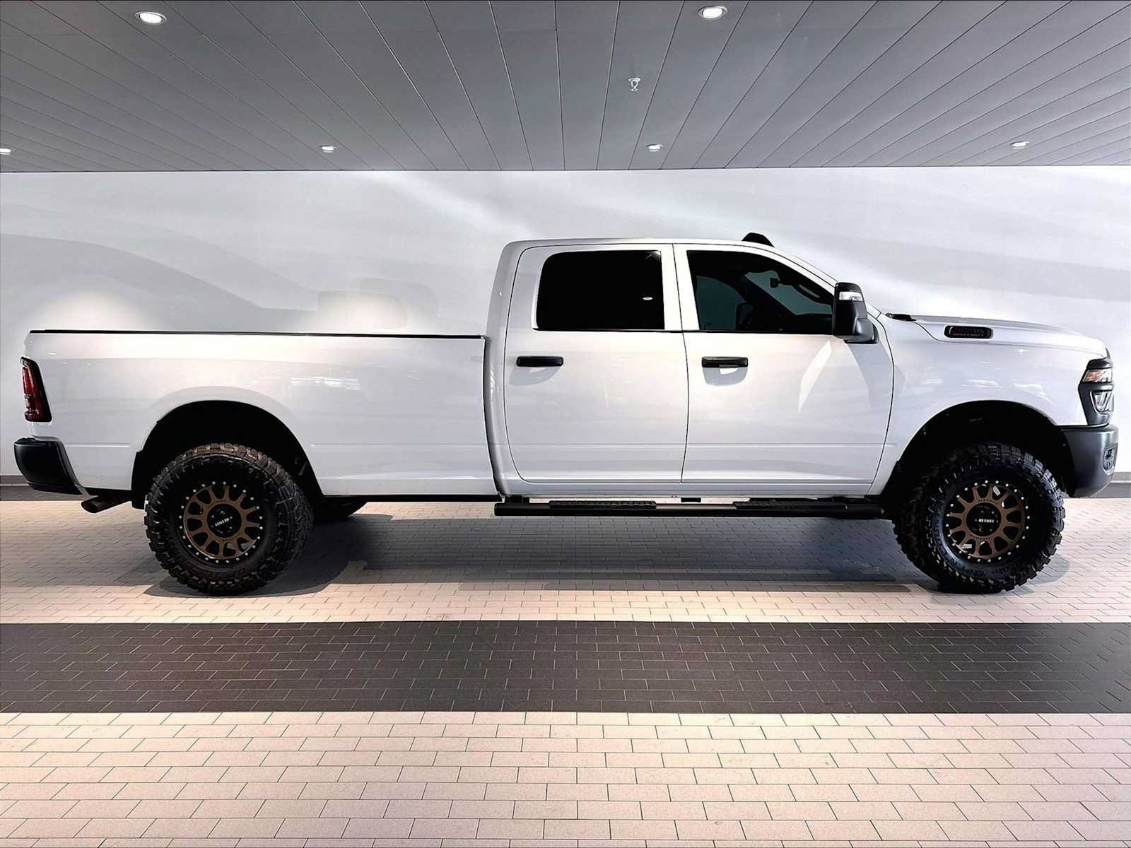 Used 2025 RAM 3500 Tradesman AWD/4WD image 11