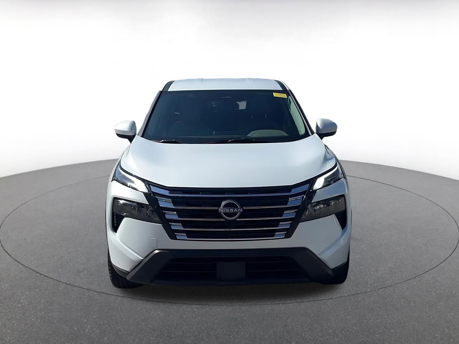 Used 2025 Nissan Rogue SV FWD image 3
