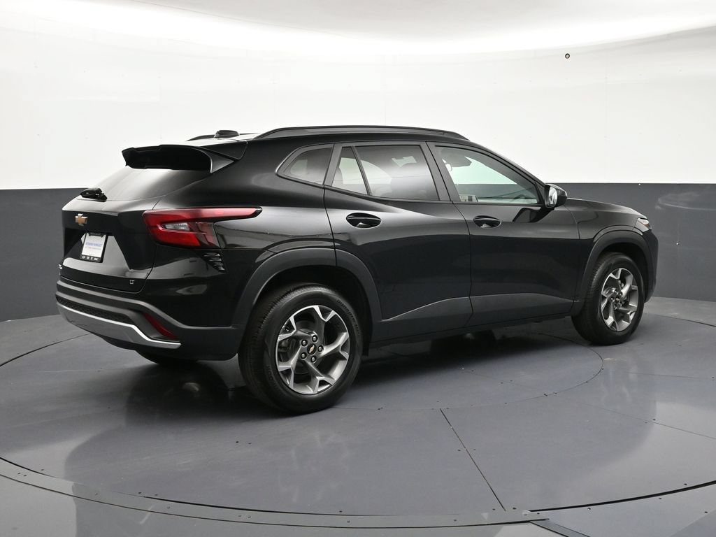 Used 2024 Chevrolet Trax LT FWD image 5