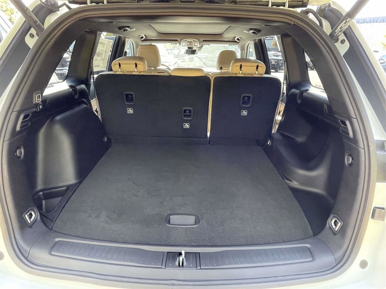 New 2025 Jeep Grand Cherokee Limited w/ Luxury Tech Group II image 31