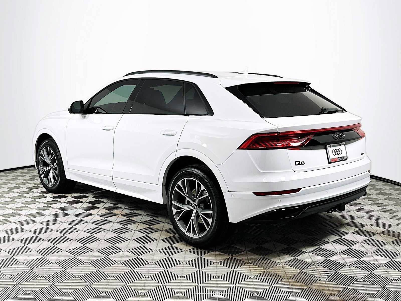 Used 2021 Audi Q8 Premium image 5