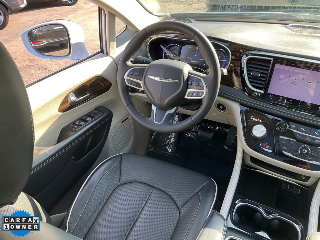 Used 2022 Chrysler Pacifica Limited w/ Uconnect Theater Family Group image 42