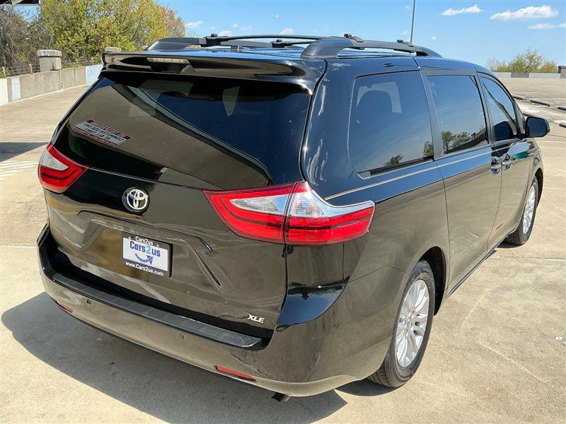 Used 2016 Toyota Sienna XLE w/ XLE Navigation Package image 7