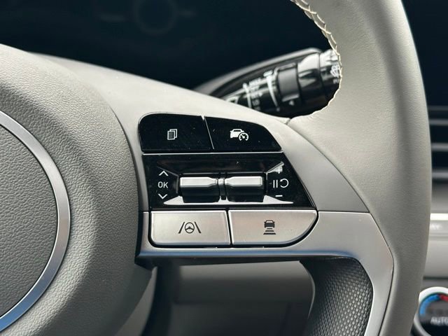 Used 2025 Hyundai Elantra SEL image 19