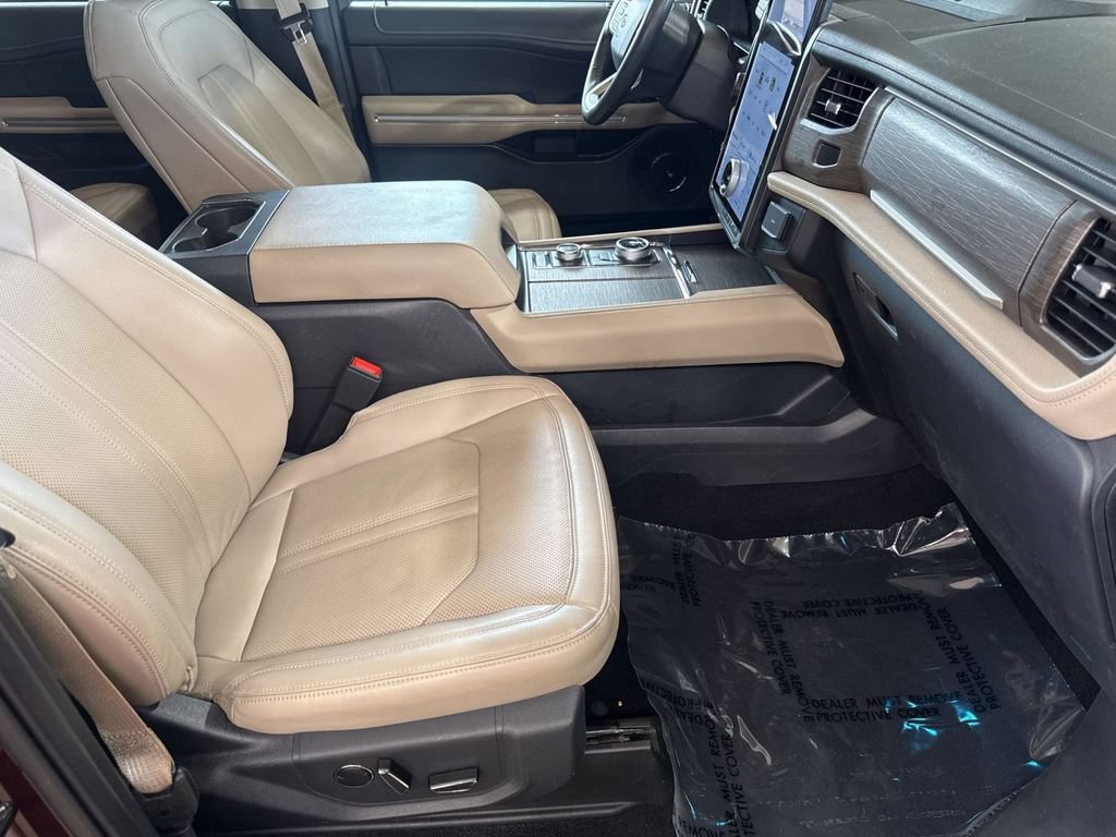 Used 2024 Ford Expedition Limited AWD/4WD image 32