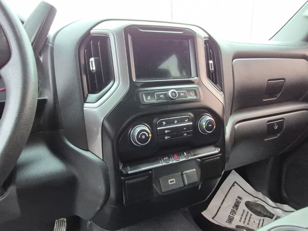 Used 2019 Chevrolet Silverado 1500 Custom w/ Custom Convenience Package AWD/4WD image 11
