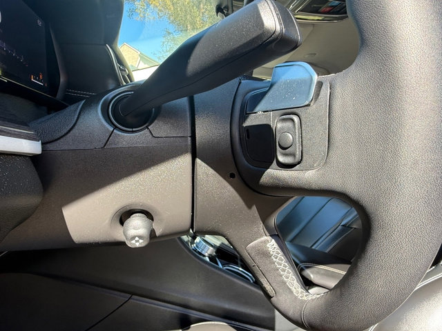 Used 2023 Jeep Grand Cherokee L Limited w/ Luxury Tech Group II image 14