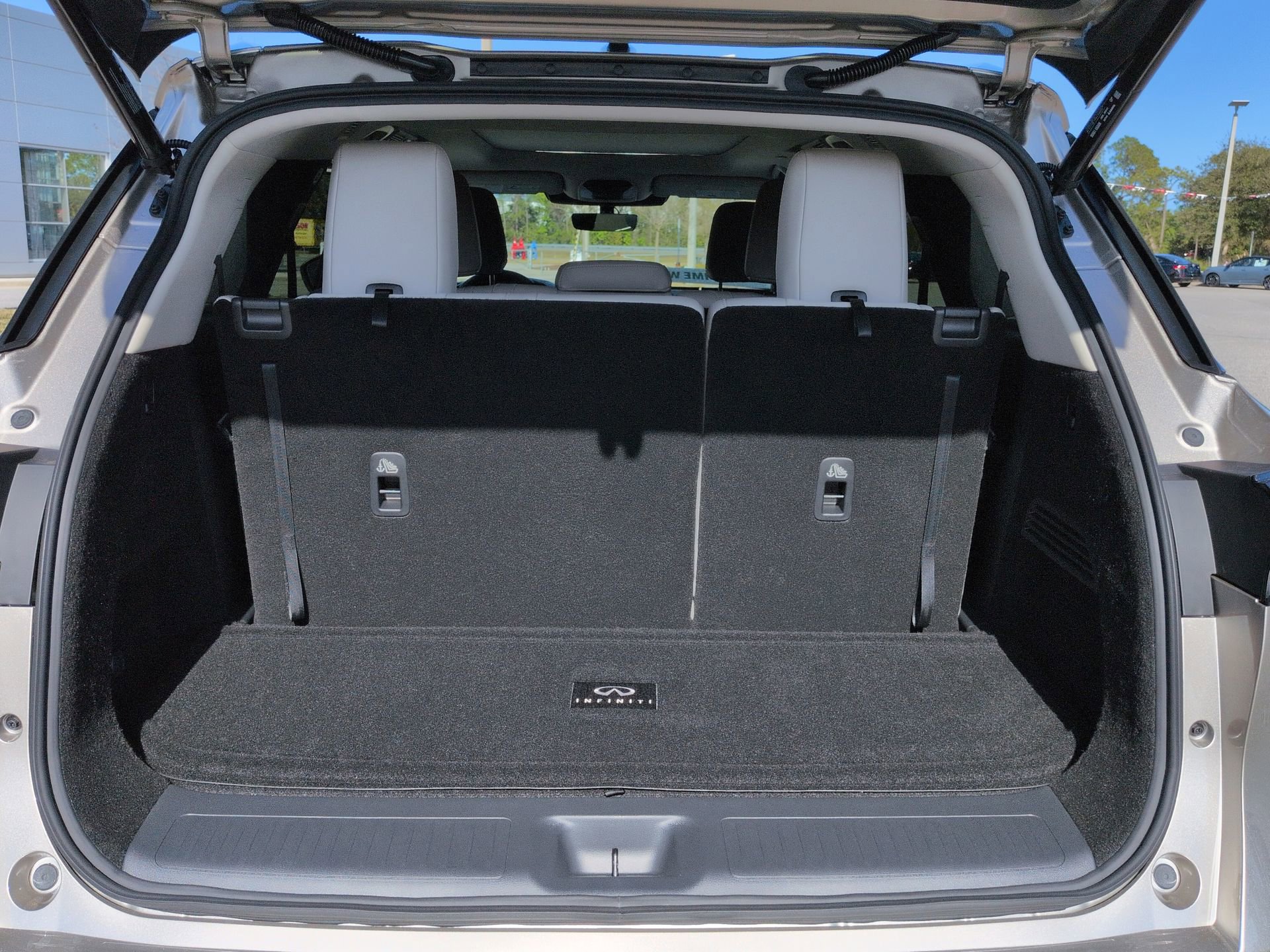 New 2026 INFINITI QX60 Luxe w/ Cargo Package FWD image 14