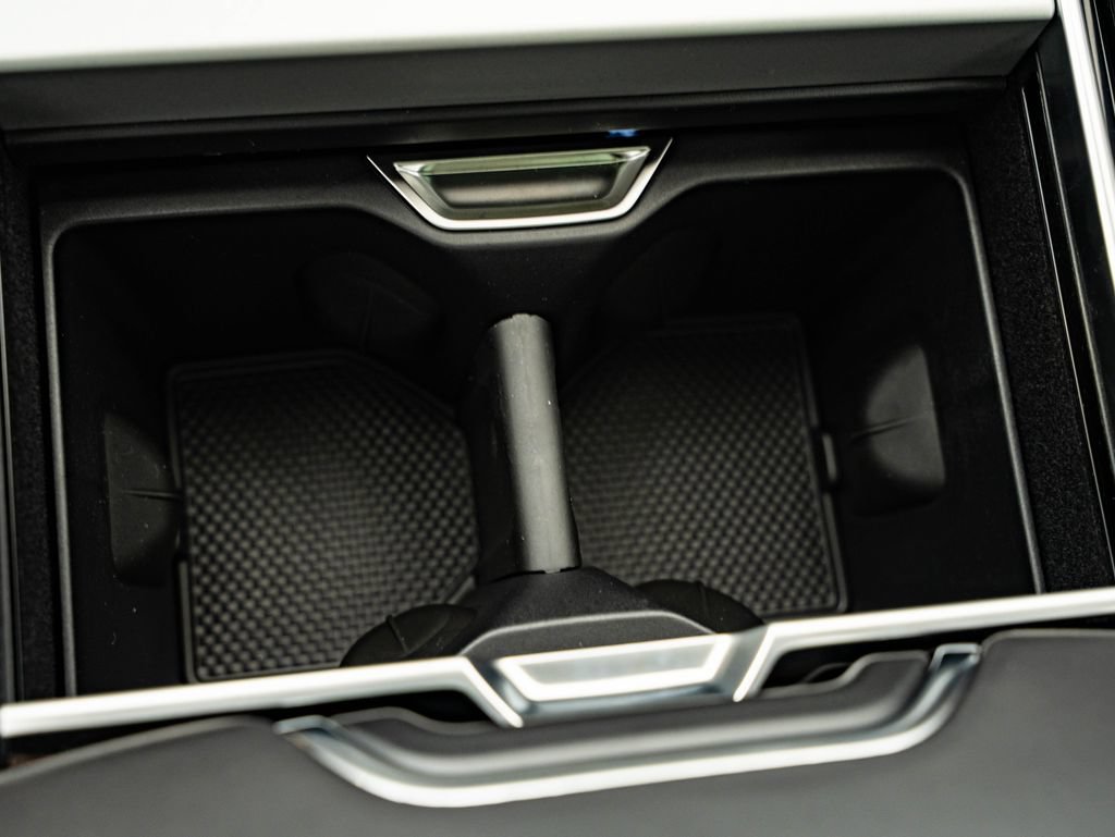 New 2026 Land Rover Range Rover SE AWD/4WD image 37