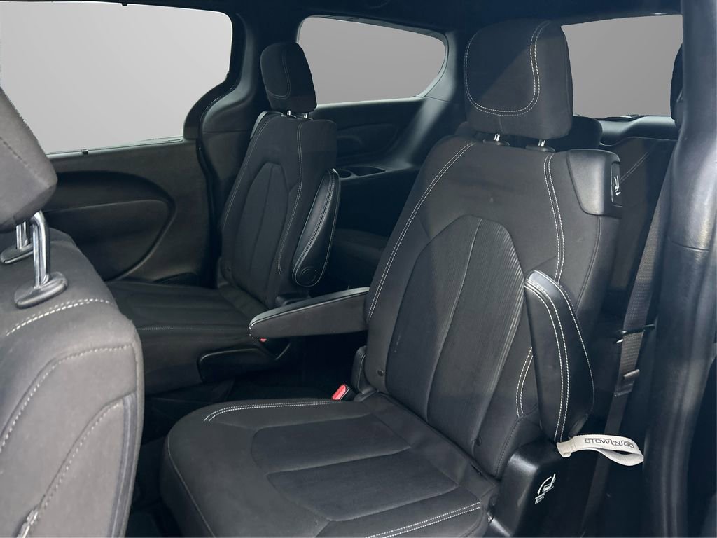 Used 2020 Chrysler Pacifica Touring w/ S Appearance Package image 11