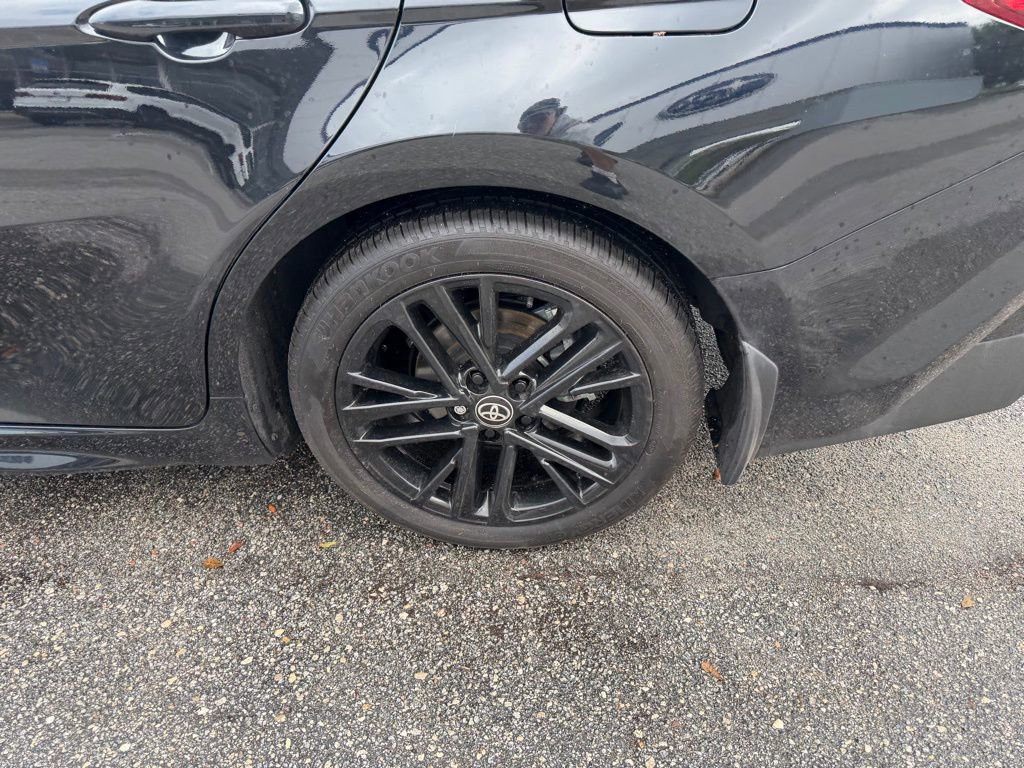 Used 2025 Toyota Camry SE image 8