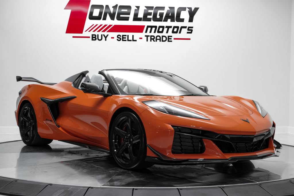 Used 2023 Chevrolet Corvette Z06 w/ Z07 Performance Package RWD image 5