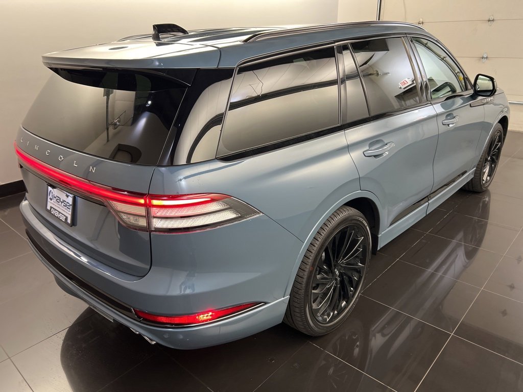 Used 2025 Lincoln Aviator Reserve w/ Equipment Group 201A image 6