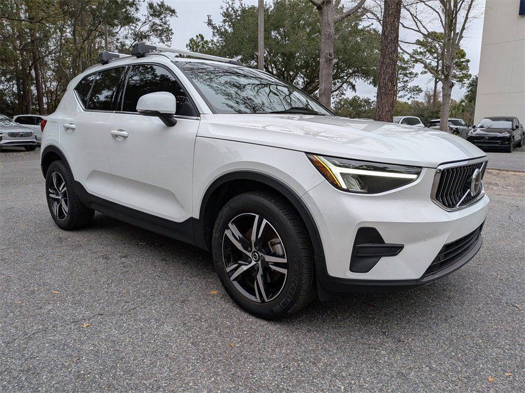 Certified 2024 Volvo XC40 B5 Core image 2
