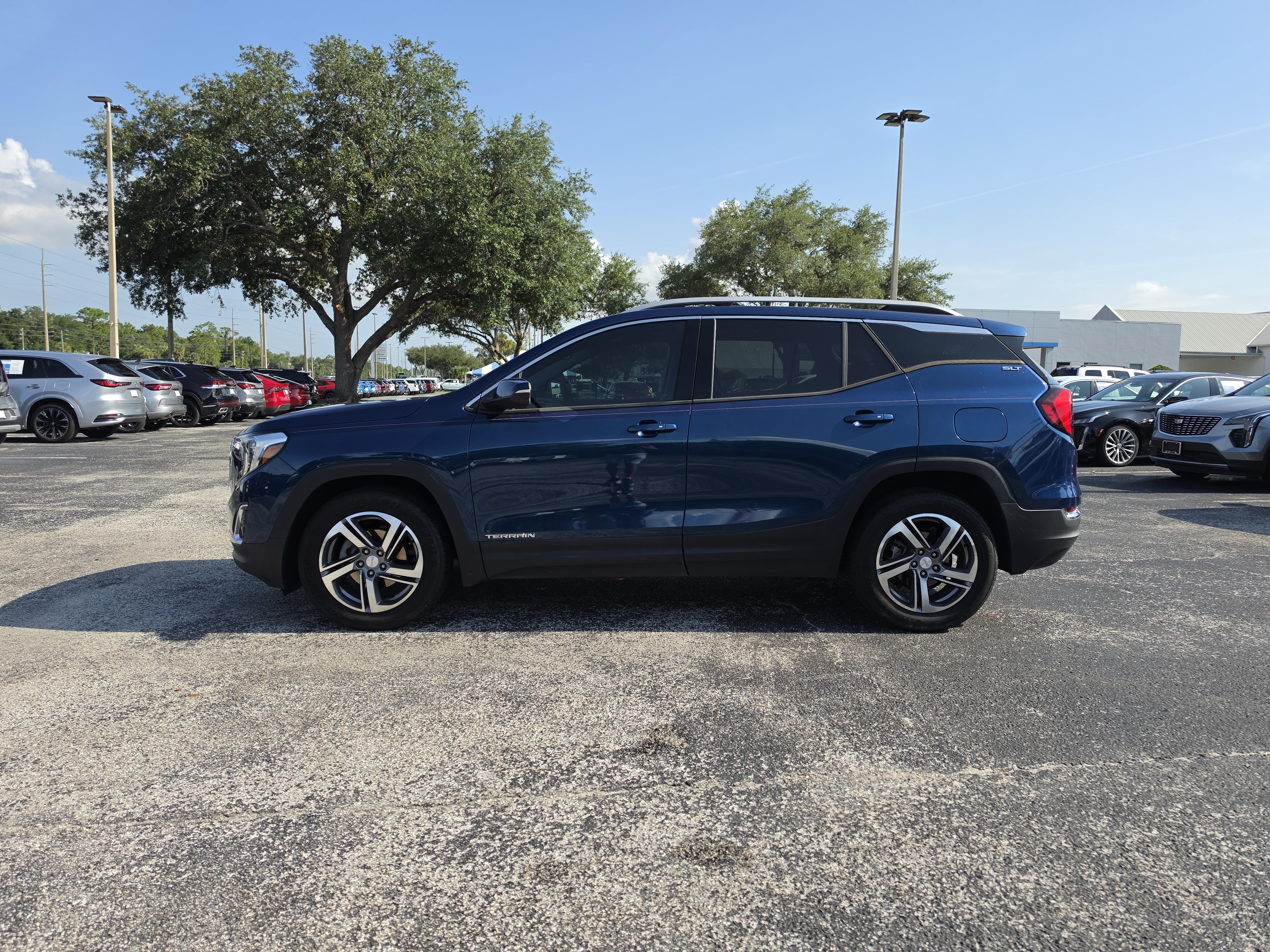 Used 2020 GMC Terrain SLT w/ Preferred Package FWD image 9