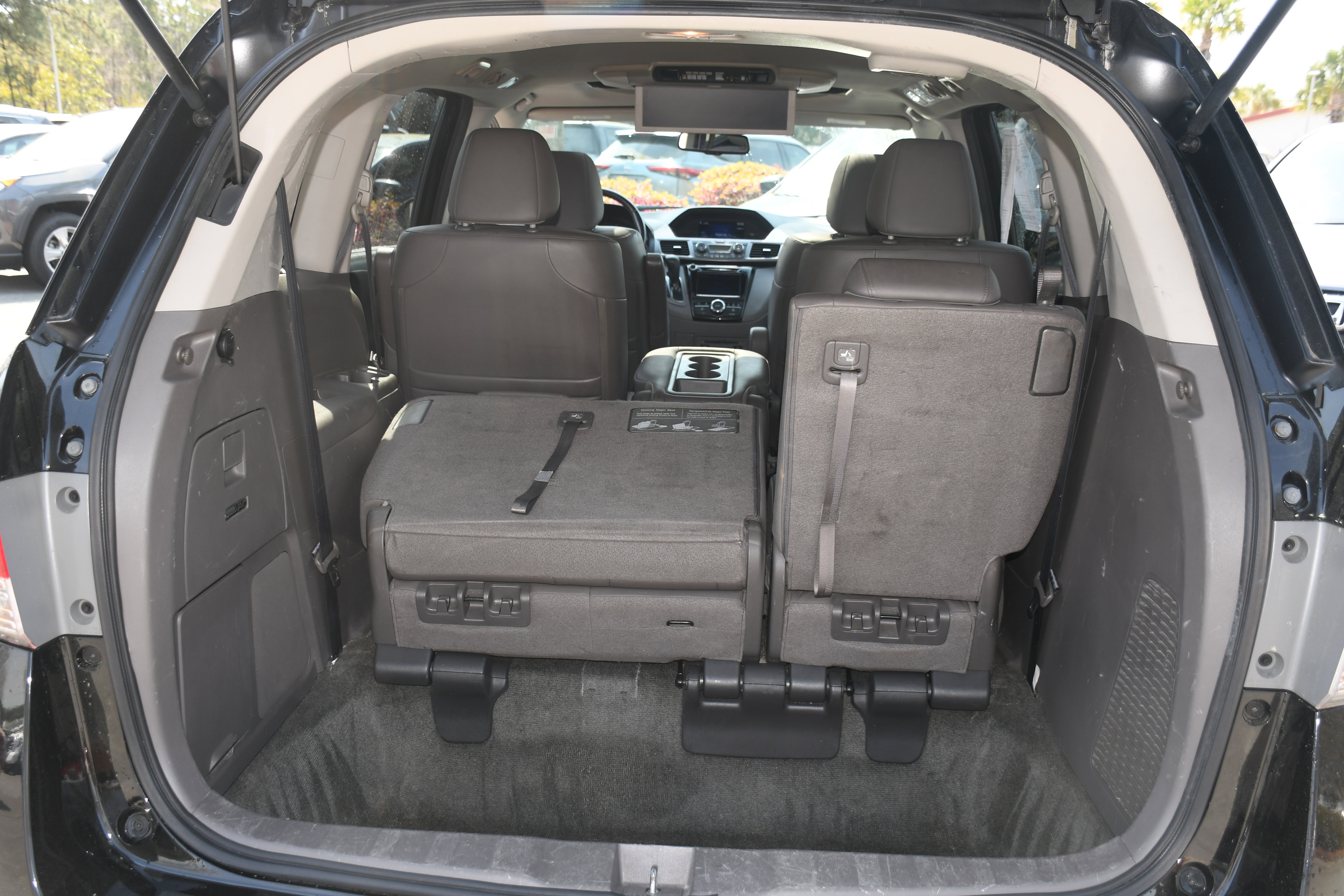 Used 2016 Honda Odyssey Touring Elite image 19