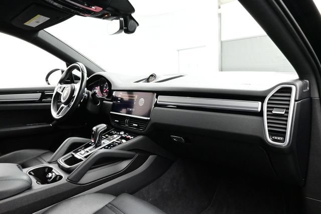 Certified 2022 Porsche Cayenne Platinum Edition AWD/4WD image 19