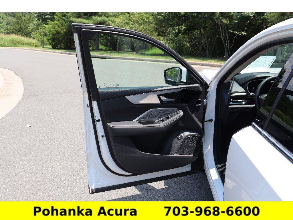 Used 2025 Acura MDX SH-AWD w/ Technology Package image 18