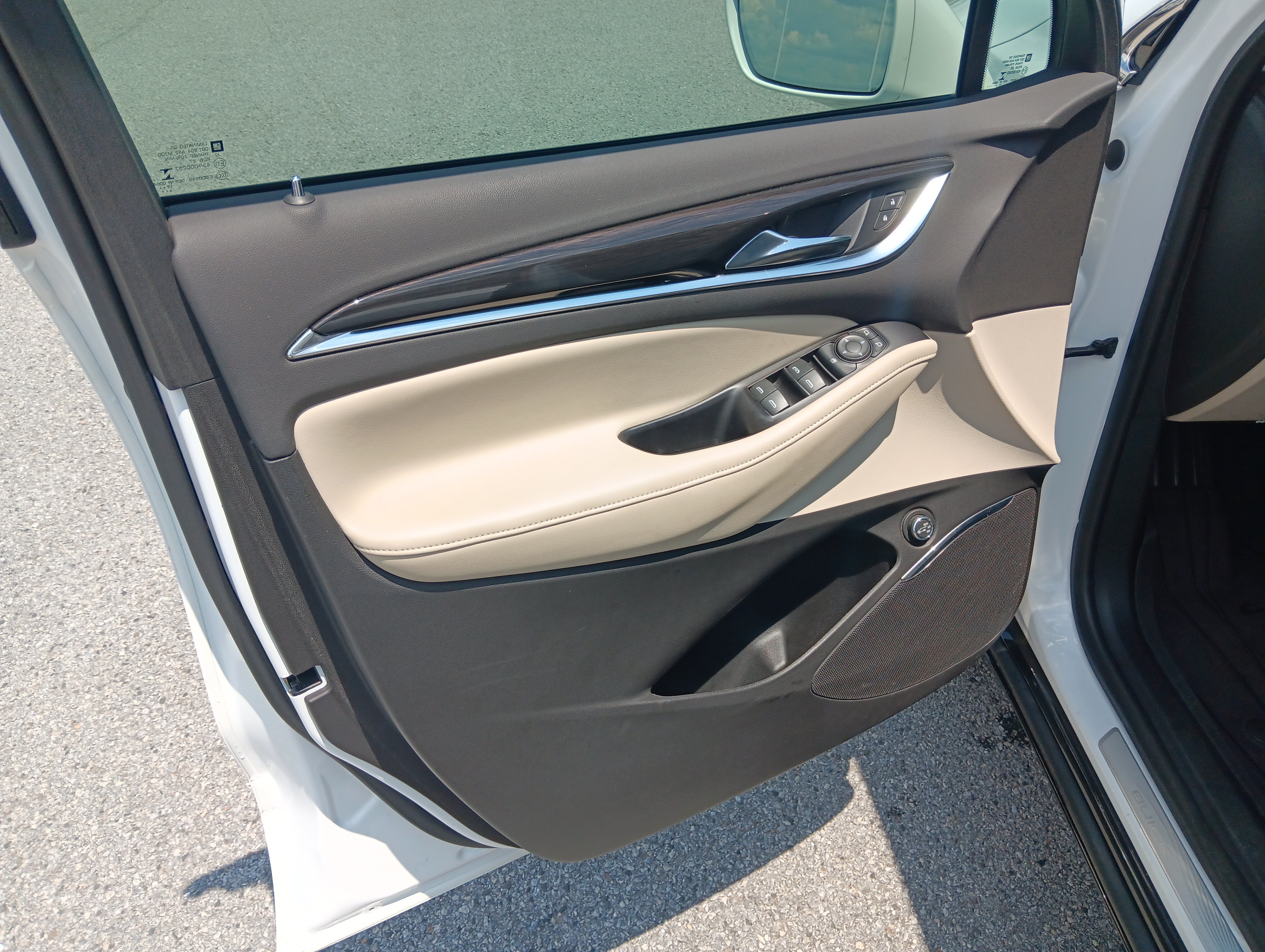 Used 2018 Buick Enclave Essence w/ Trailering Package FWD image 11