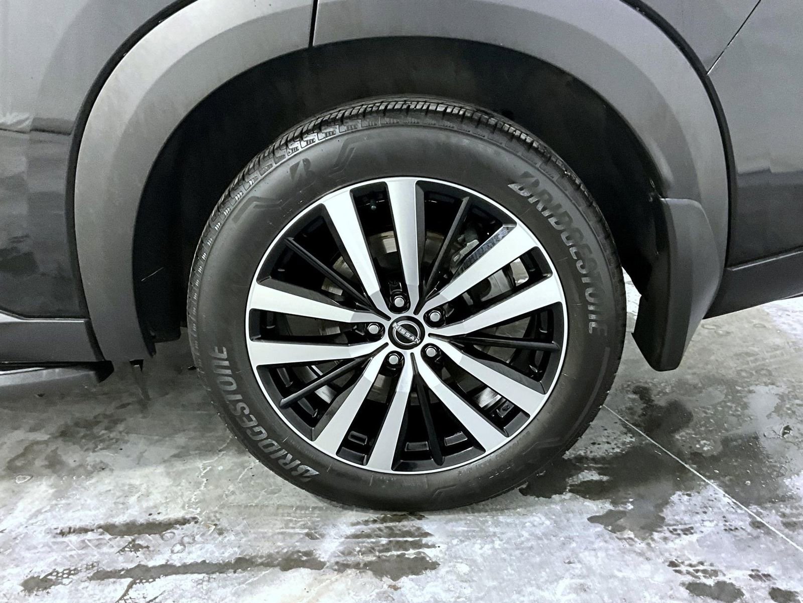 Used 2023 Nissan Pathfinder Platinum image 23