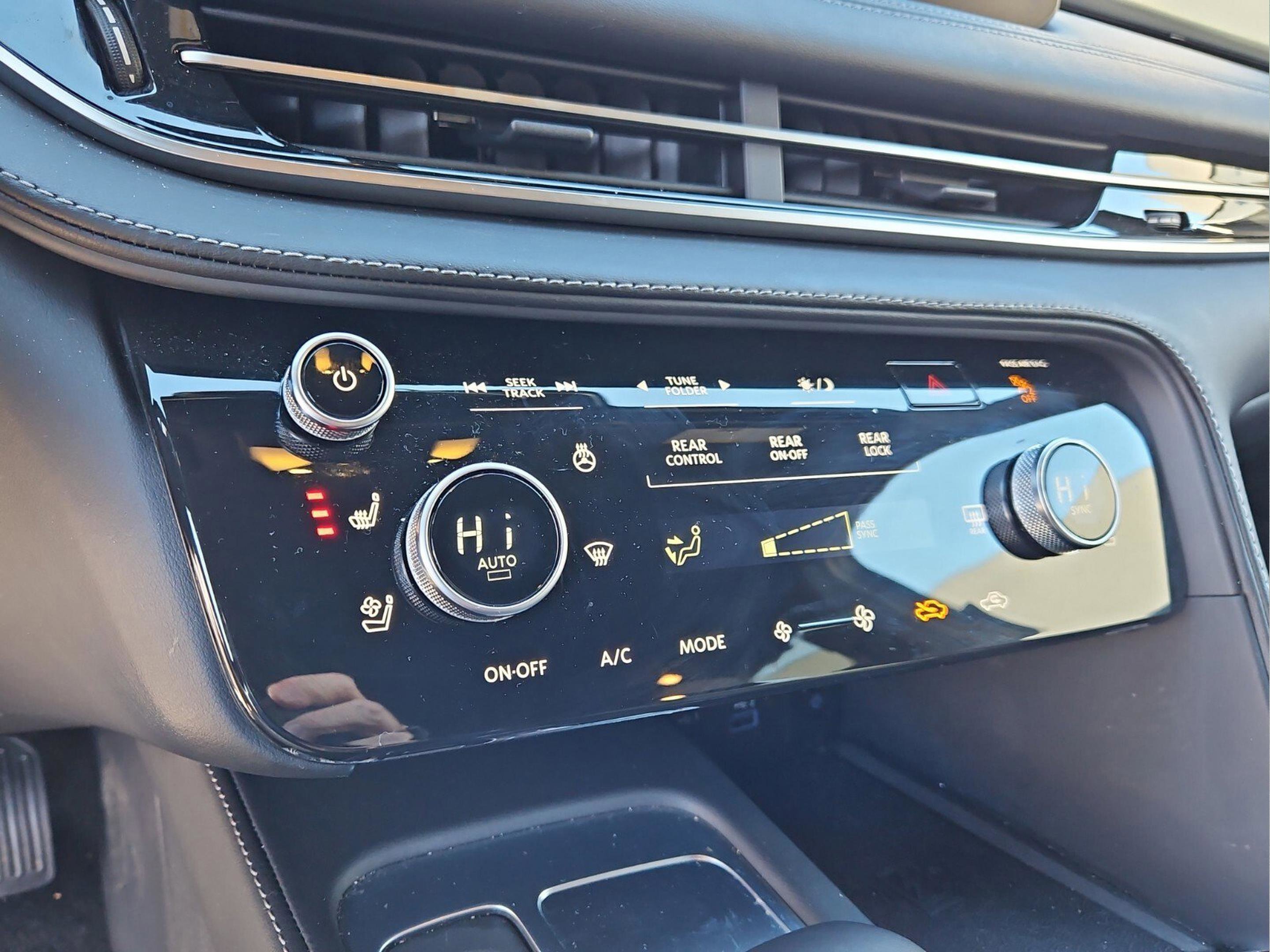 Certified 2025 INFINITI QX60 Luxe w/ Black Edition image 23