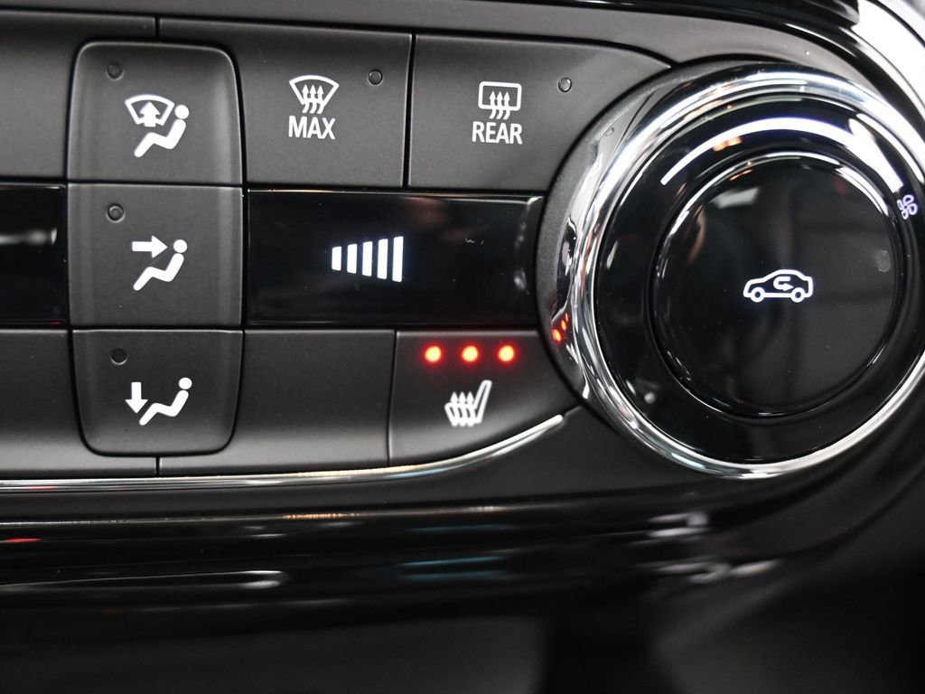 Used 2024 Chevrolet Trax RS w/ Sunroof Package image 22