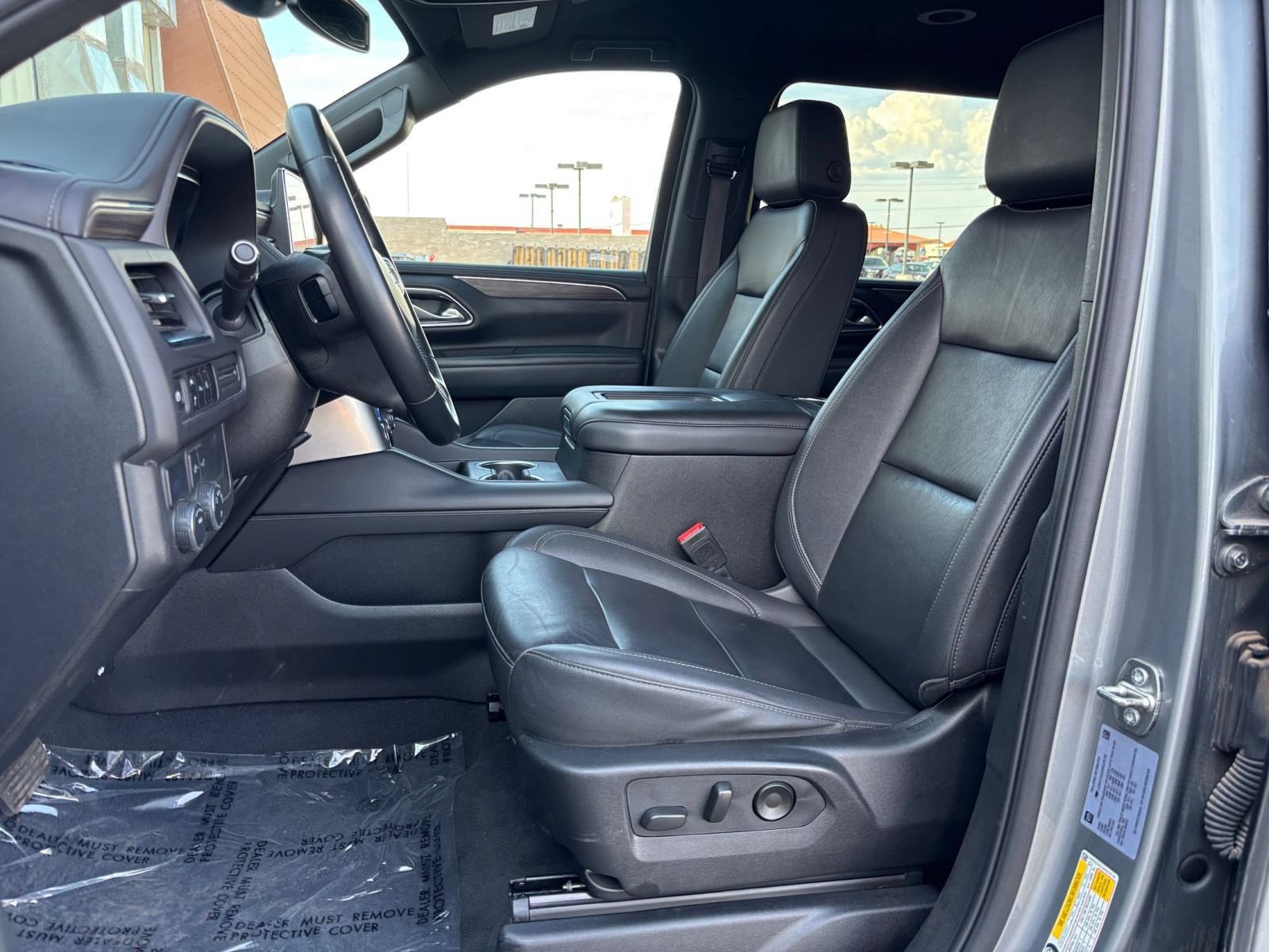 Used 2024 Chevrolet Suburban LT RWD image 28