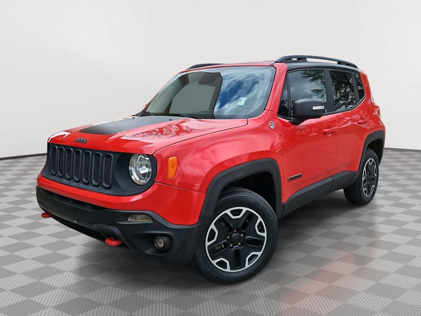 Used 2015 Jeep Renegade Trailhawk w/ Popular Equipment Group AWD/4WD image 1