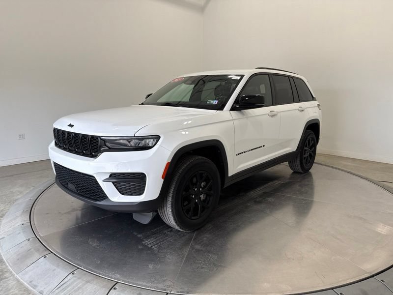 Used 2025 Jeep Grand Cherokee Altitude AWD/4WD video 3