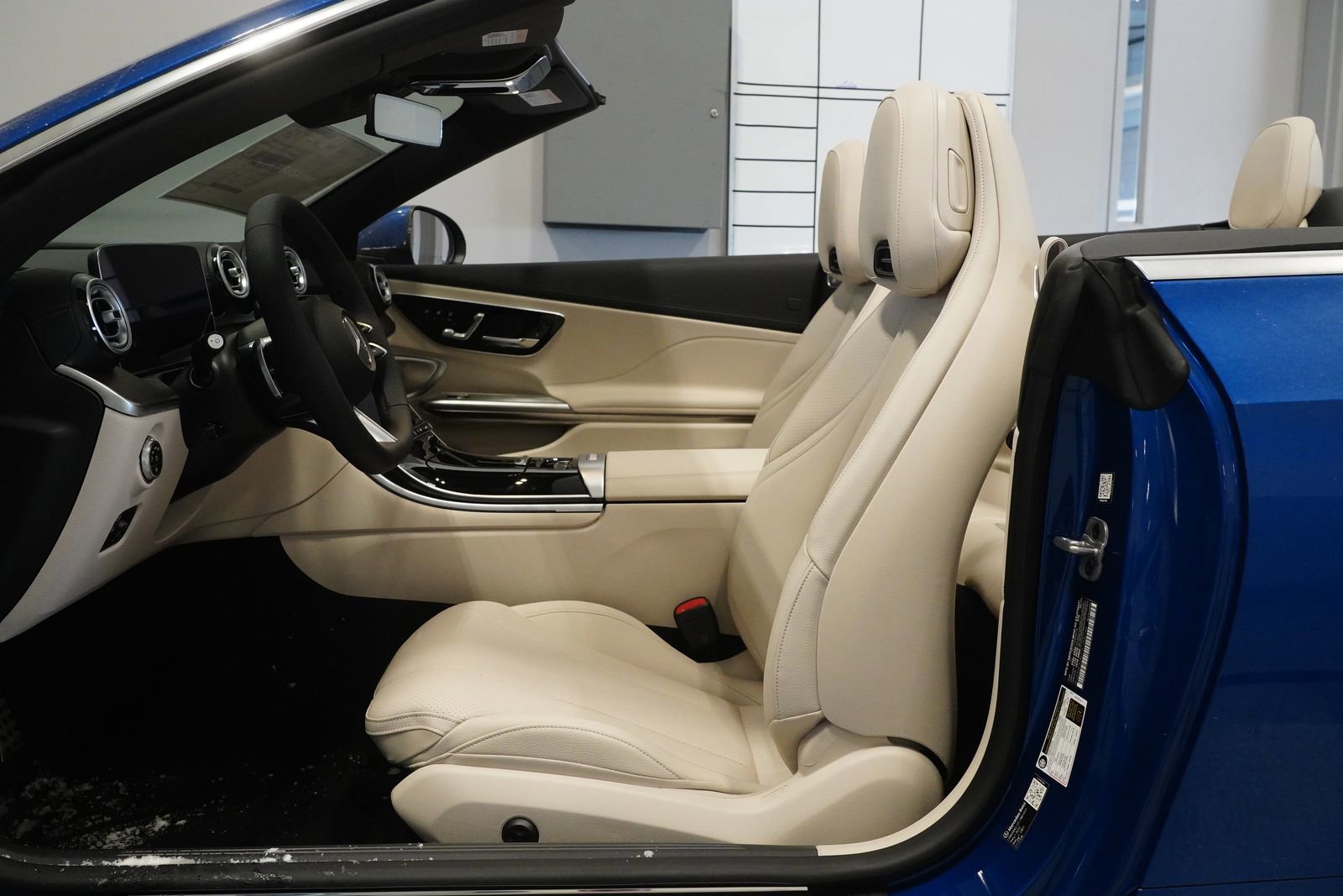 New 2026 Mercedes-Benz CLE 300 4MATIC Cabriolet image 17